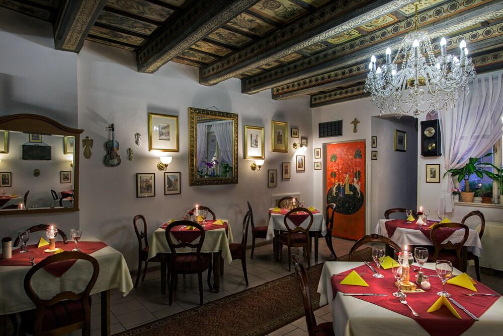Red Lion 4* Praag
