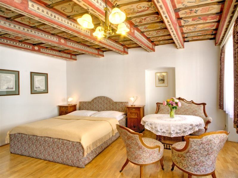 Red Lion Hotel